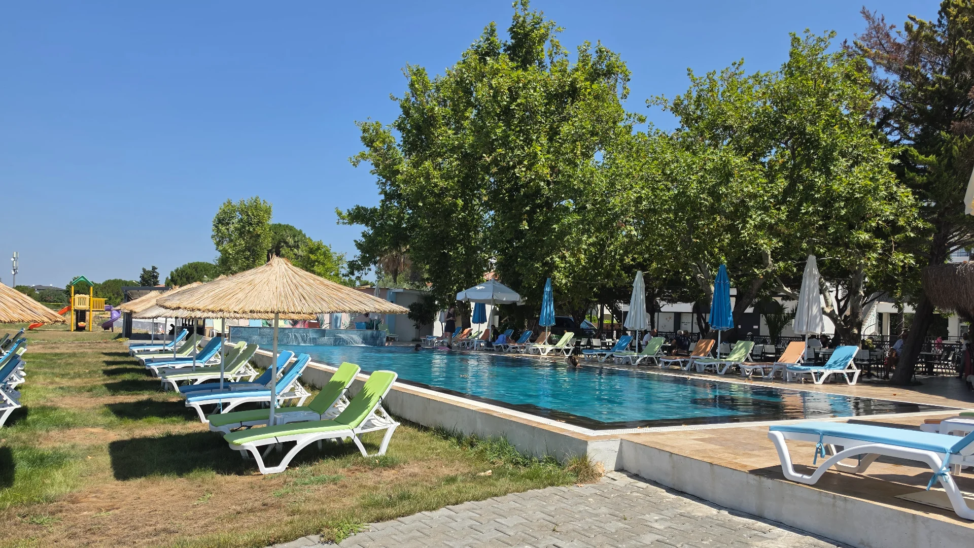 HAVUZDA JAKUZİ KEYFİ